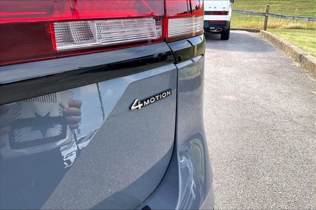 2024 Volkswagen Atlas 2.0T Peak Edition SEL