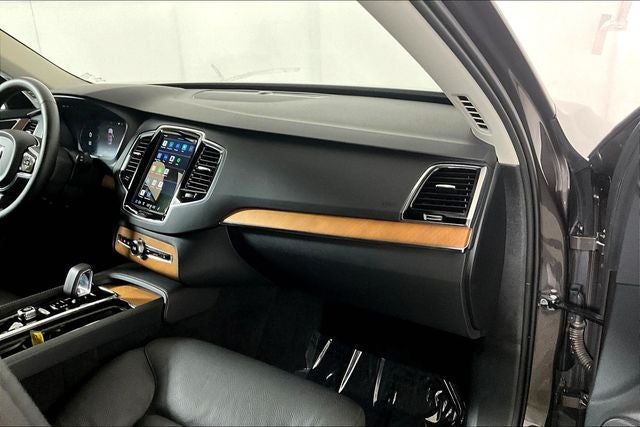 2024 Volvo XC90 B6 Plus Bright Theme