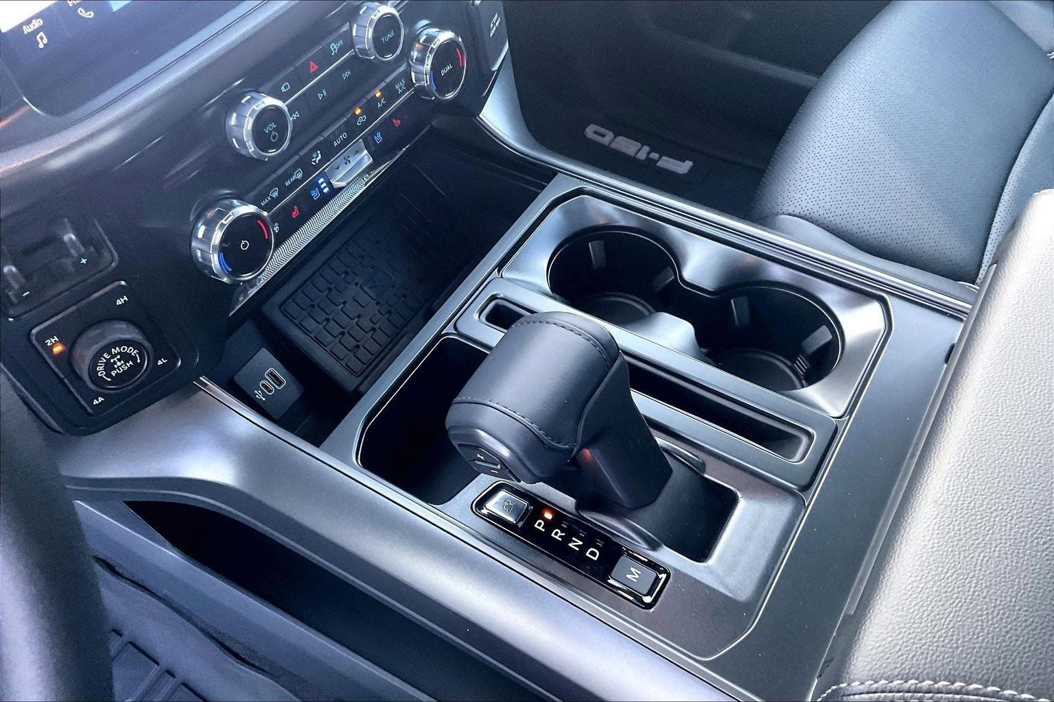 2025 Ford F-150 Lariat - Photo 7