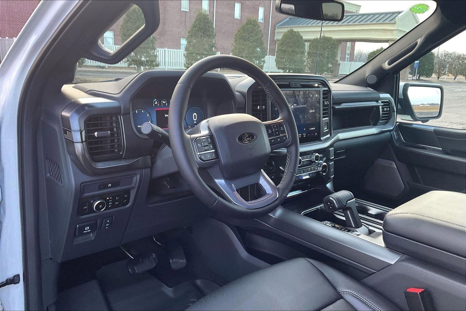 2025 Ford F-150 Lariat - Photo 8