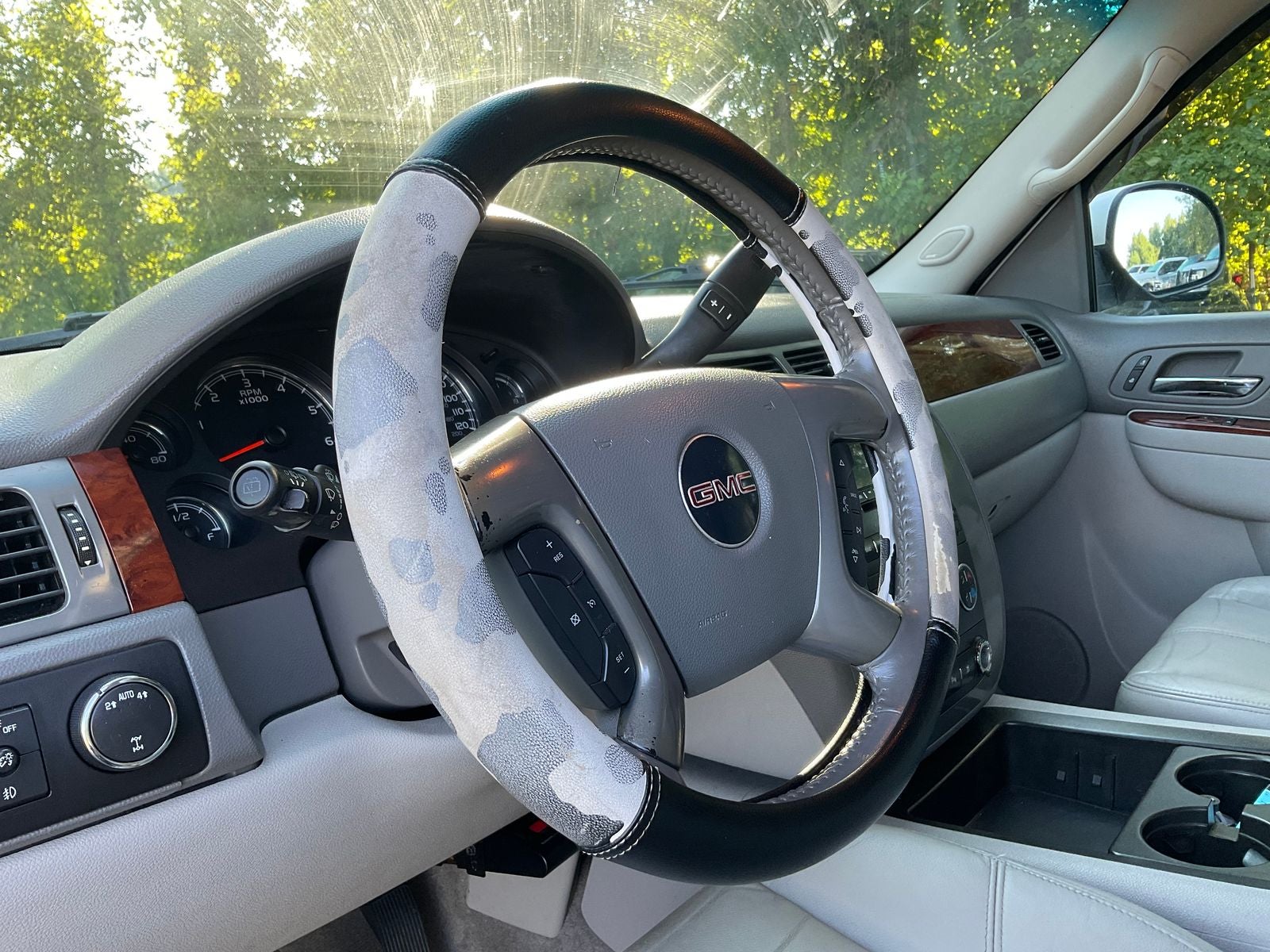2011 GMC Yukon XL SLT 1500