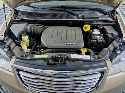 2012 Chrysler Town & Country Touring