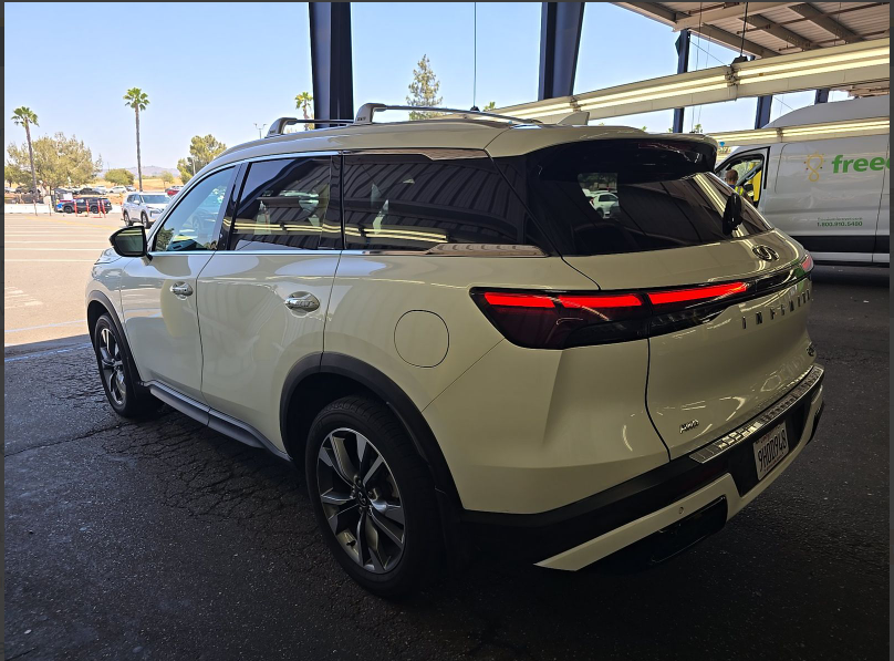 2023 INFINITI QX60 LUXE