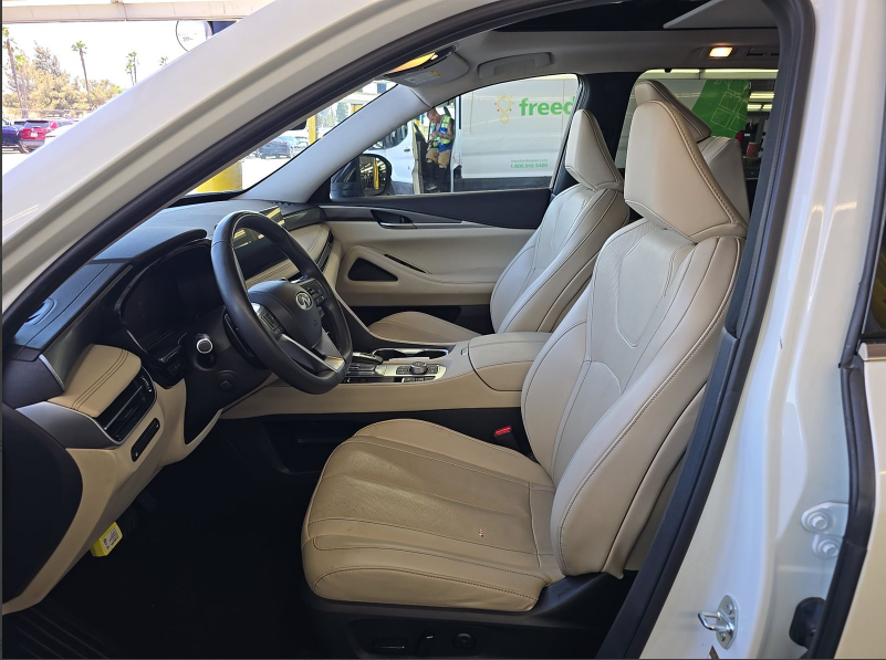 2023 INFINITI QX60 LUXE