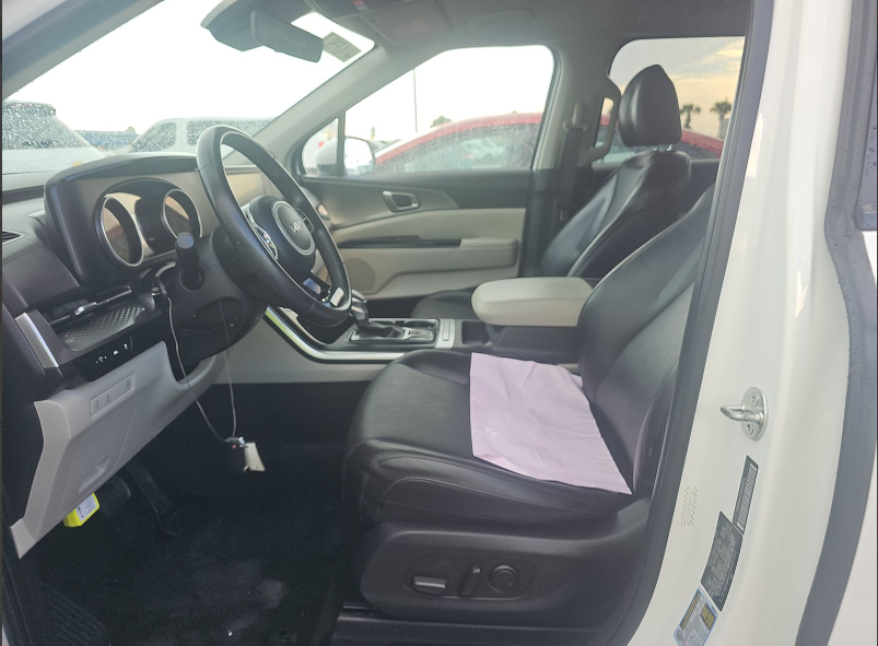 2024 Kia Carnival LX