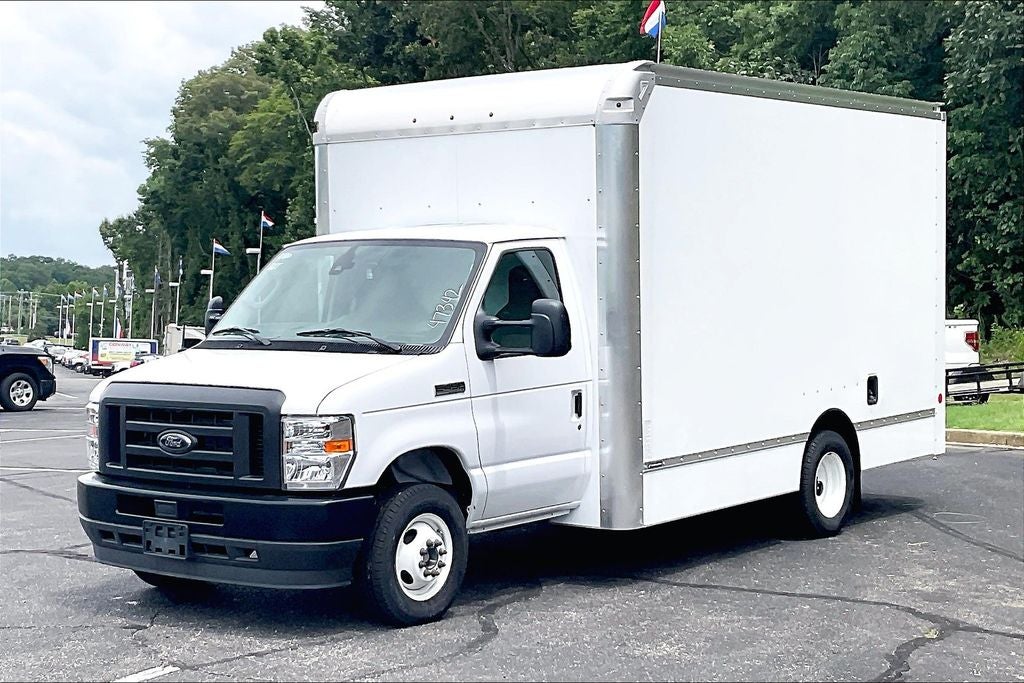 2024 Ford E-450SD Base