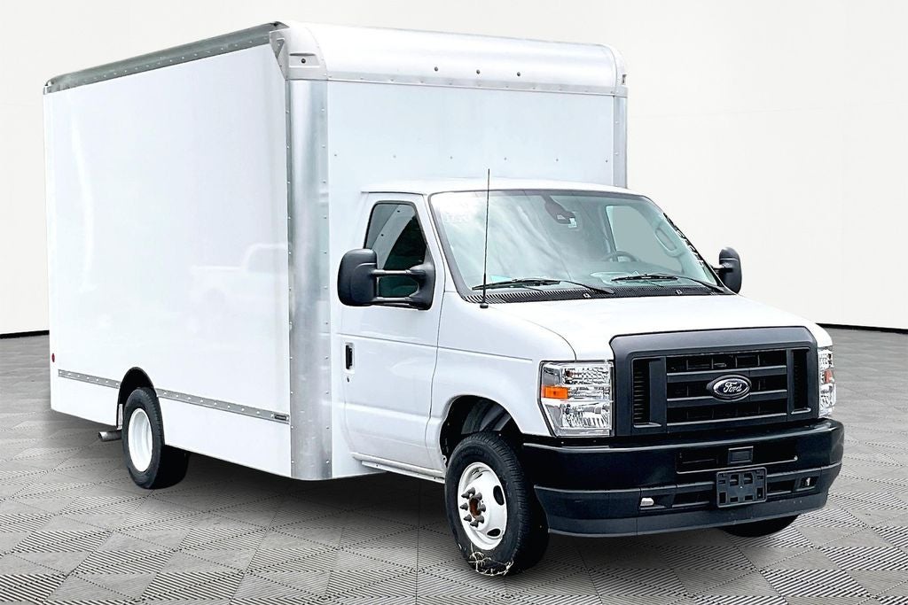 2024 Ford E-450SD Base