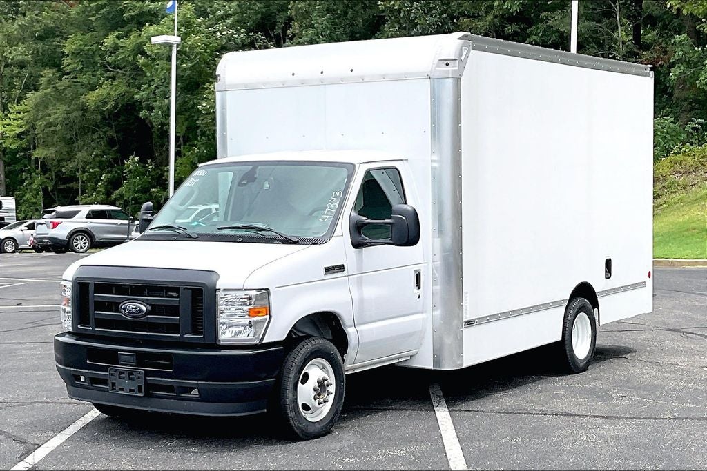 2024 Ford E-450SD Base