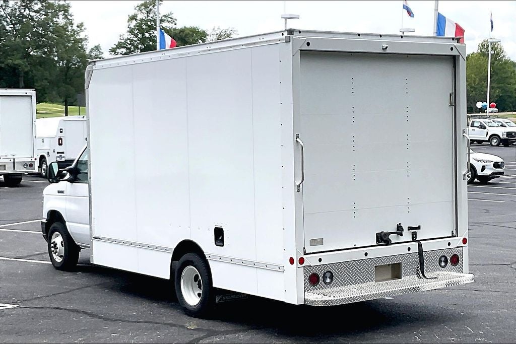 2024 Ford E-450SD Base