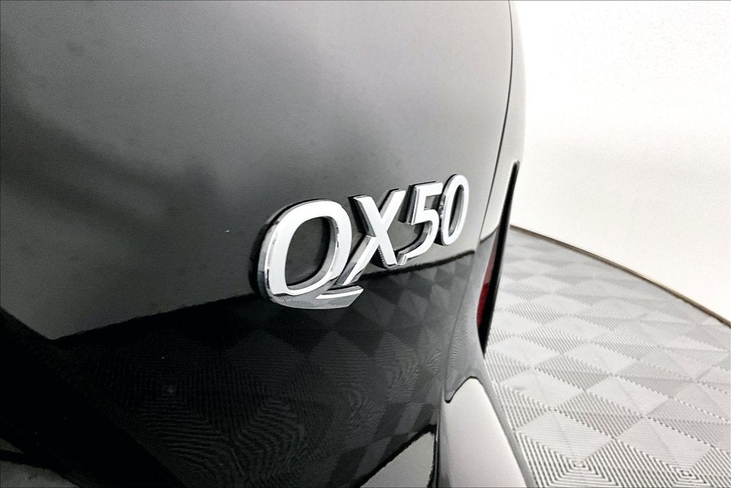 2023 INFINITI QX50 LUXE