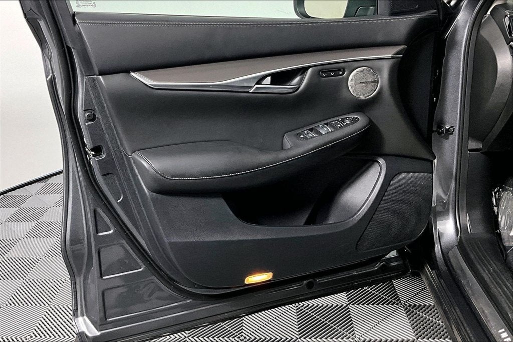 2023 INFINITI QX50 LUXE