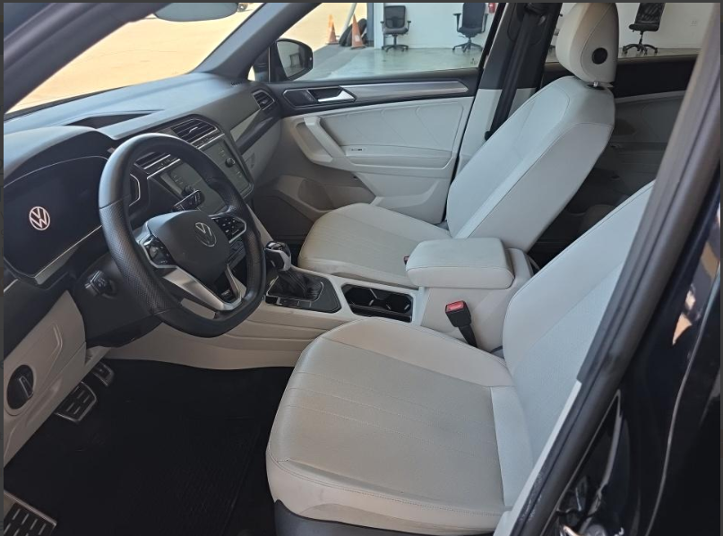 2022 Volkswagen Tiguan 2.0T SE R-Line Black