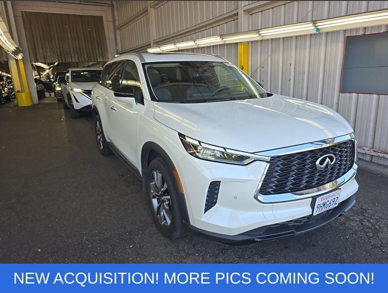 2023 INFINITI QX60 LUXE