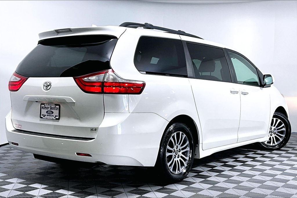 2019 Toyota Sienna XLE 7 Passenger