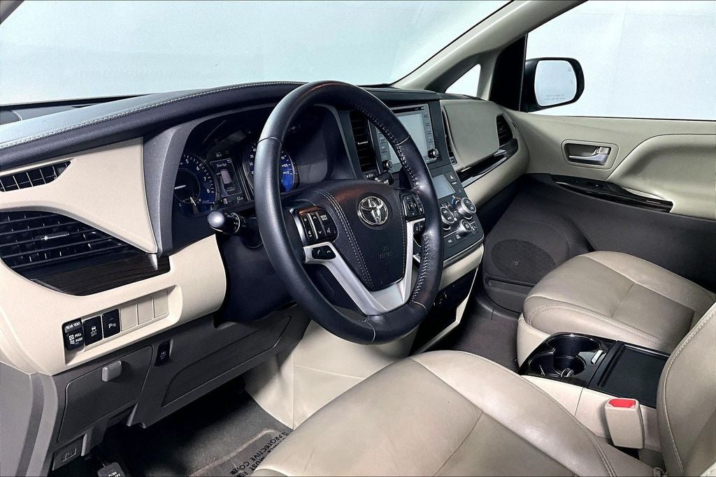 2019 Toyota Sienna XLE 7 Passenger