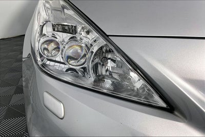 2014 Toyota Prius v Five