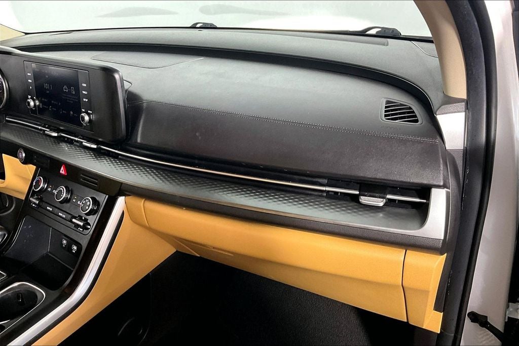2023 Kia Carnival LX Seat Package