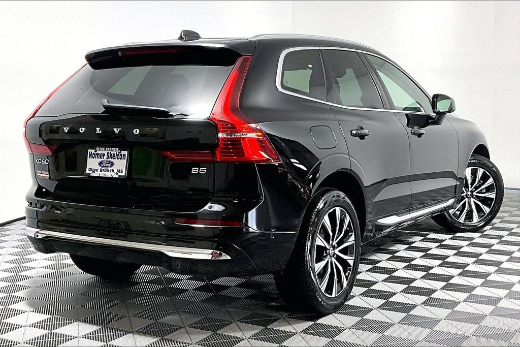 2023 Volvo XC60 B5 Plus Bright Theme