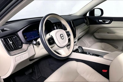2023 Volvo XC60 B5 Plus Bright Theme