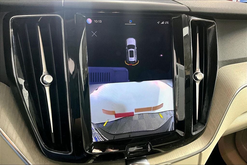 2023 Volvo XC60 B5 Plus Bright Theme