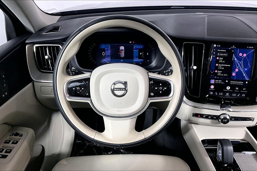 2023 Volvo XC60 B5 Plus Bright Theme