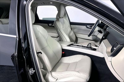 2023 Volvo XC60 B5 Plus Bright Theme