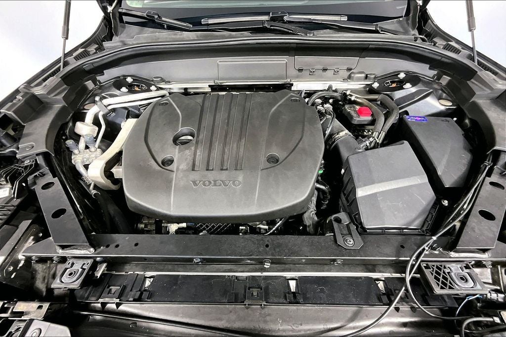2023 Volvo XC60 B5 Plus Bright Theme