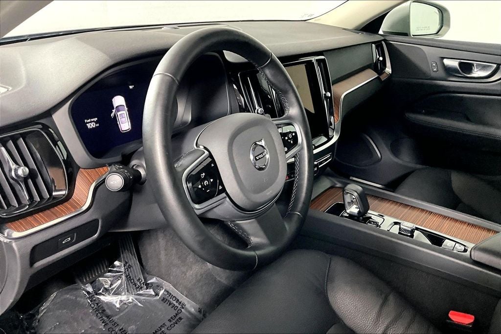 2025 Volvo V60 Cross Country B5 Plus