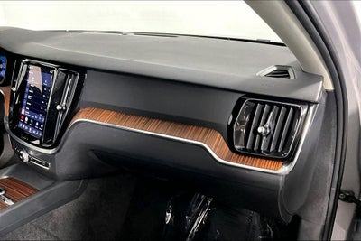 2025 Volvo V60 Cross Country B5 Plus