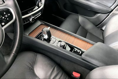 2025 Volvo V60 Cross Country B5 Plus