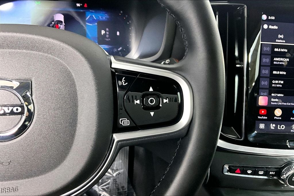 2025 Volvo V60 Cross Country B5 Plus