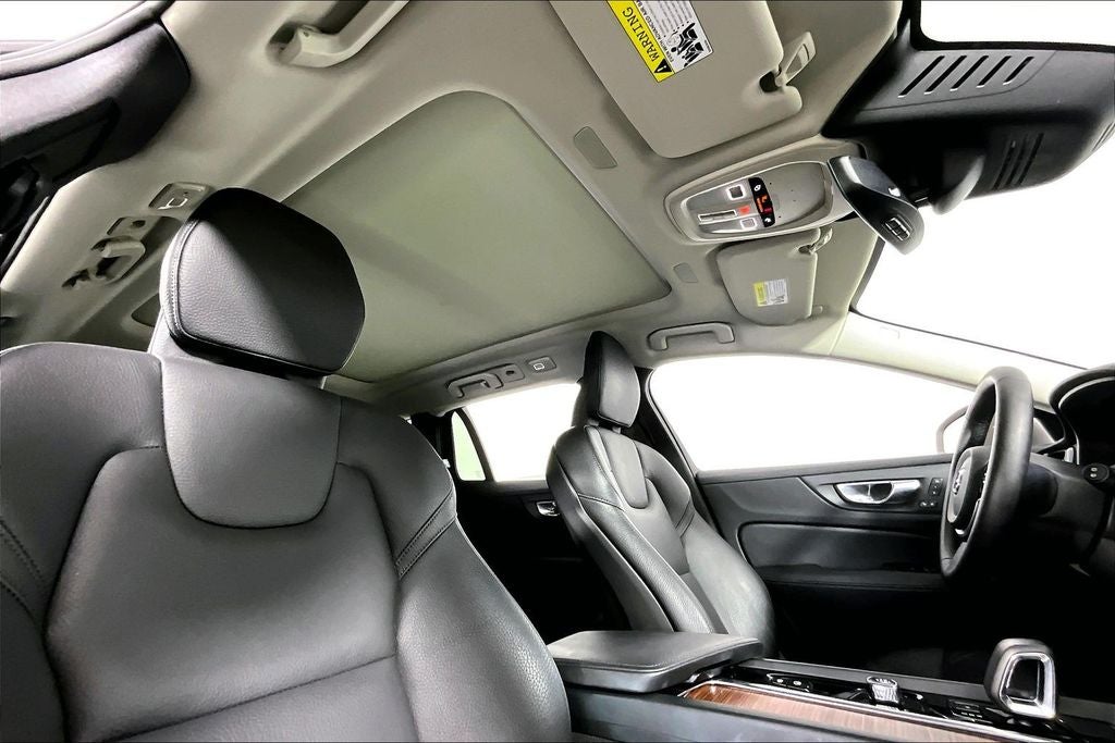 2025 Volvo V60 Cross Country B5 Plus