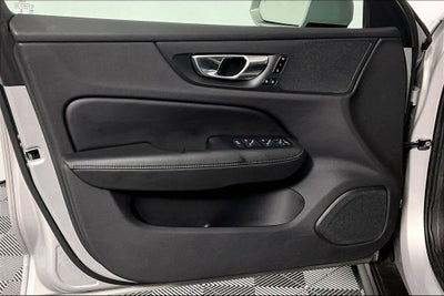 2025 Volvo V60 Cross Country B5 Plus