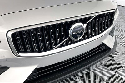 2025 Volvo V60 Cross Country B5 Plus