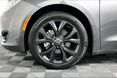 2020 Chrysler Pacifica Touring