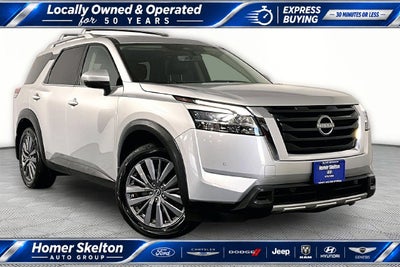 2023 Nissan Pathfinder SL
