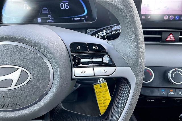 2024 Hyundai Elantra SE