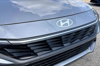 2024 Hyundai Elantra SE