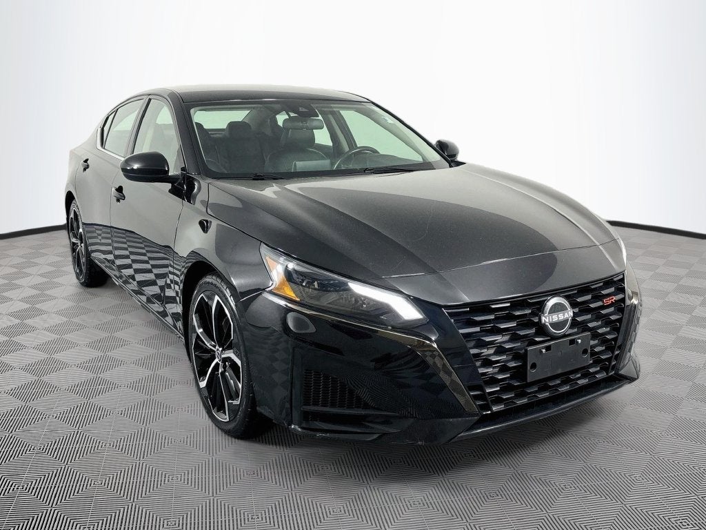 2023 Nissan Altima SR