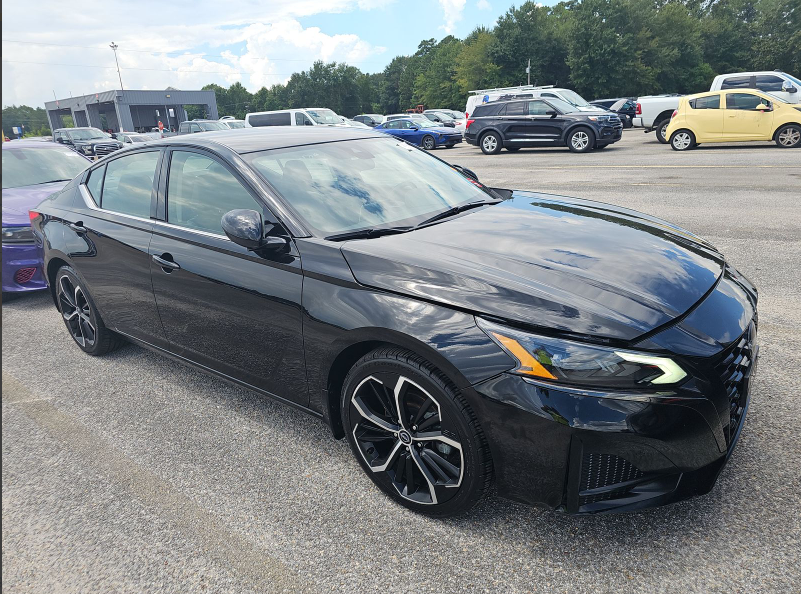 2023 Nissan Altima 2.5 SR