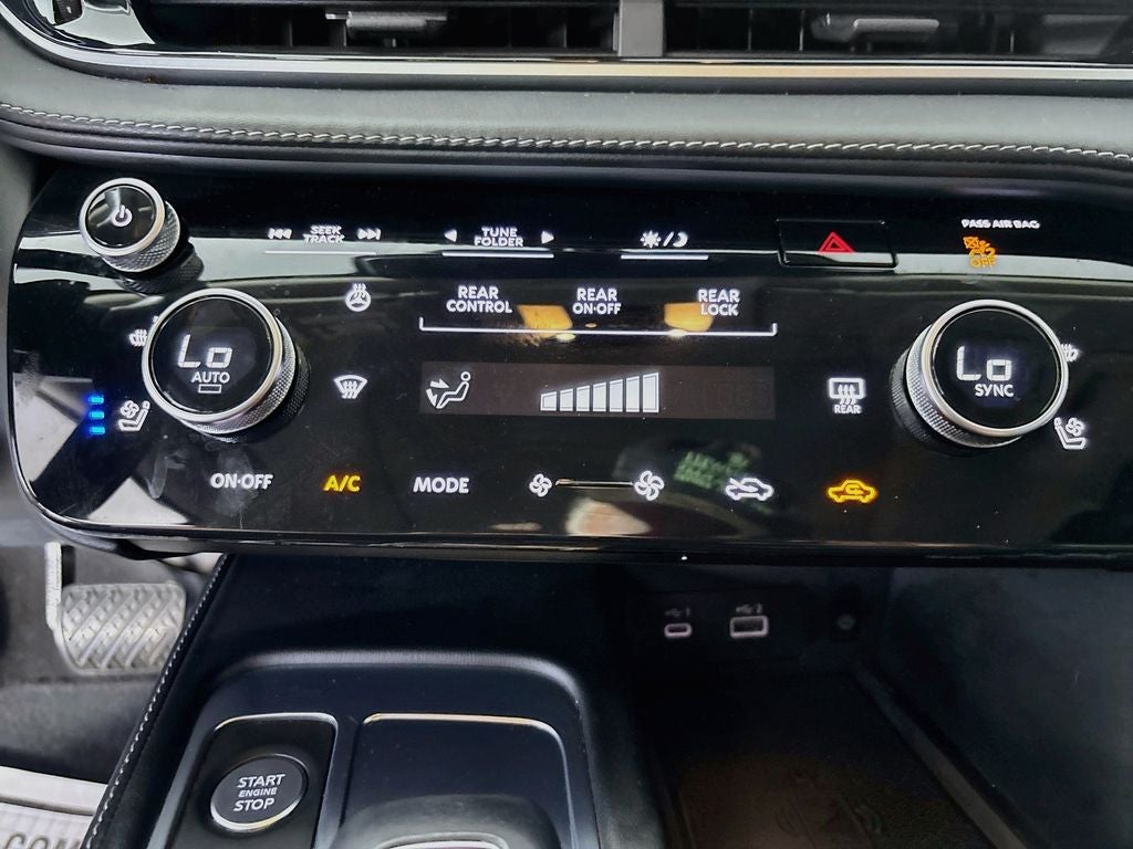 2023 INFINITI QX60 LUXE