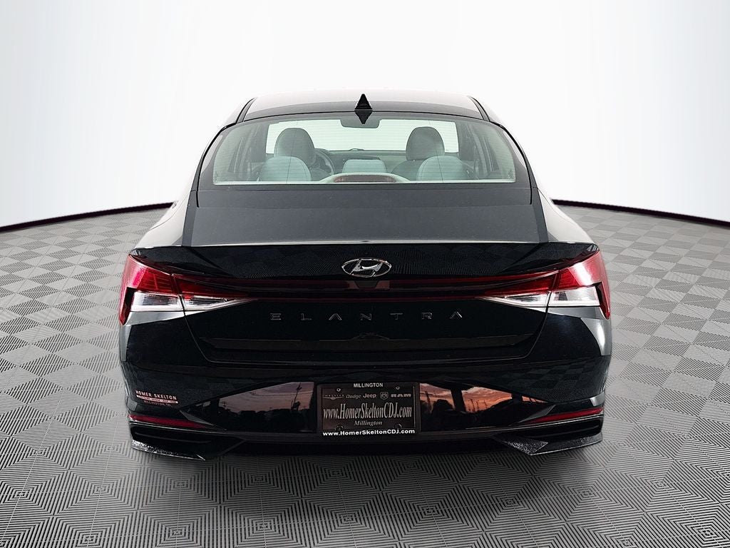 2021 Hyundai Elantra SE