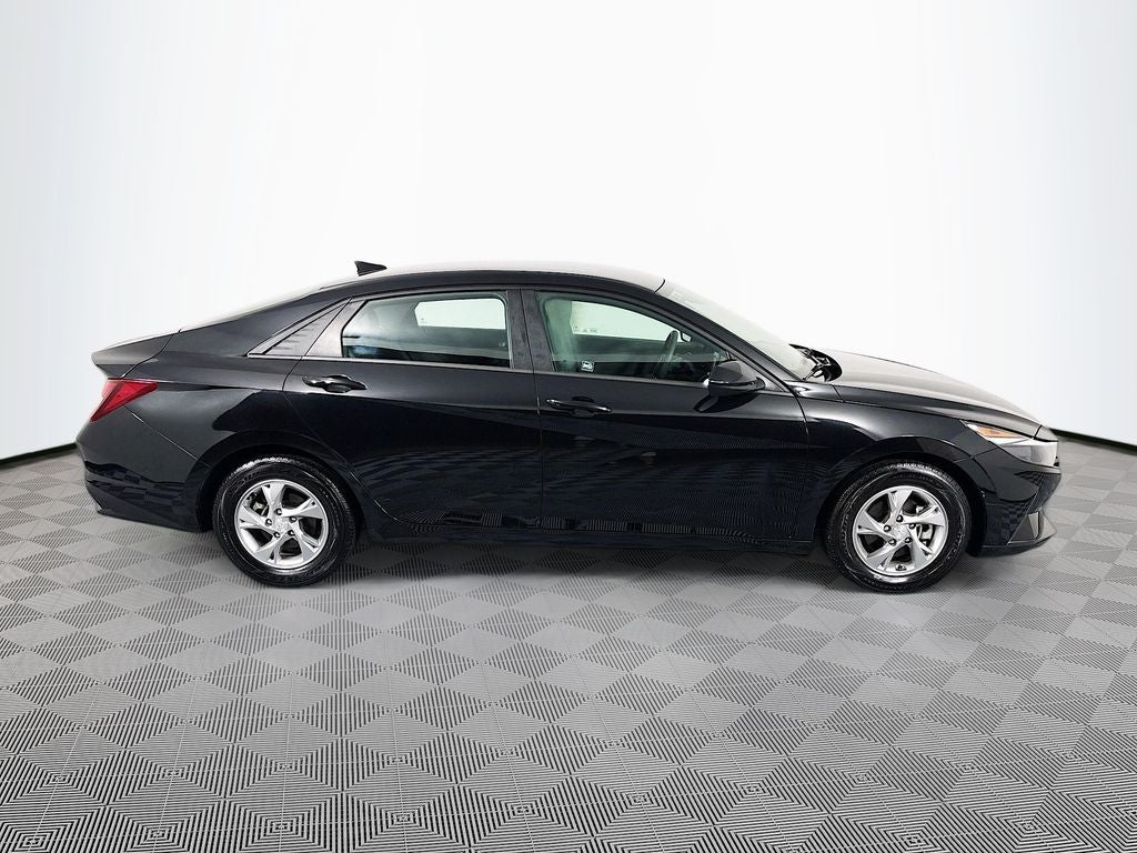 2021 Hyundai Elantra SE