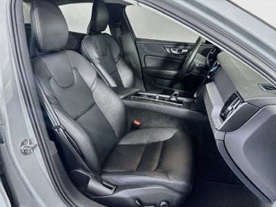 2024 Volvo S60 B5 Core Dark Theme