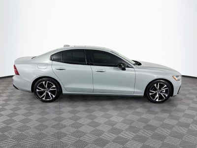 2024 Volvo S60 B5 Core Dark Theme