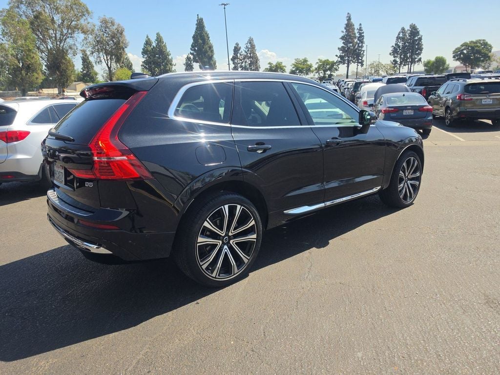 2023 Volvo XC60 B5 Ultimate Bright Theme